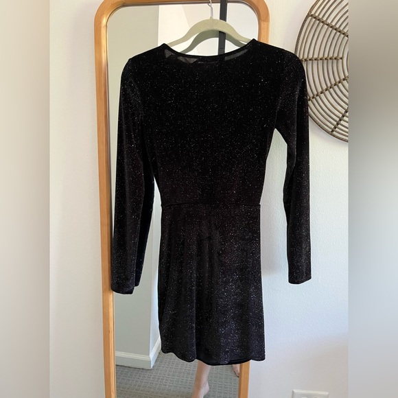 Women’s dress - Picture 2 of 2